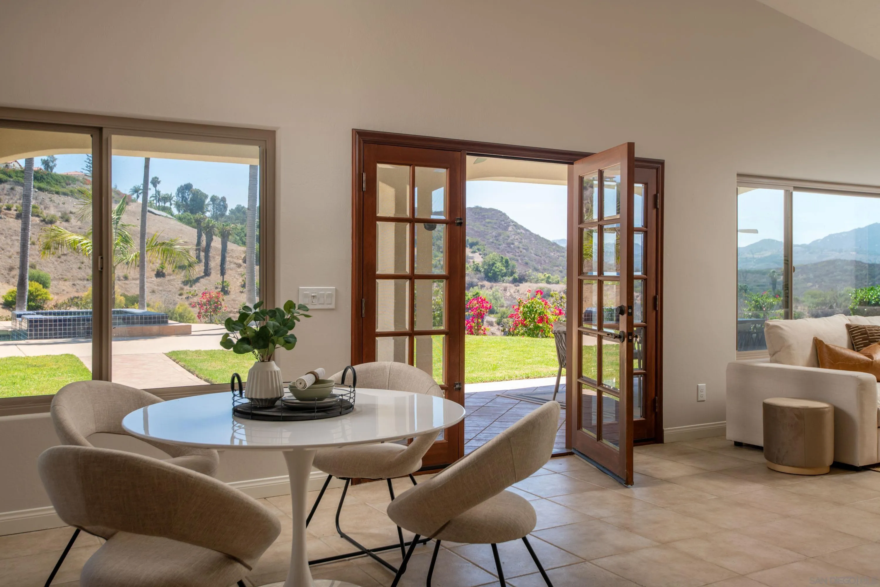 30343 Calle La Reina