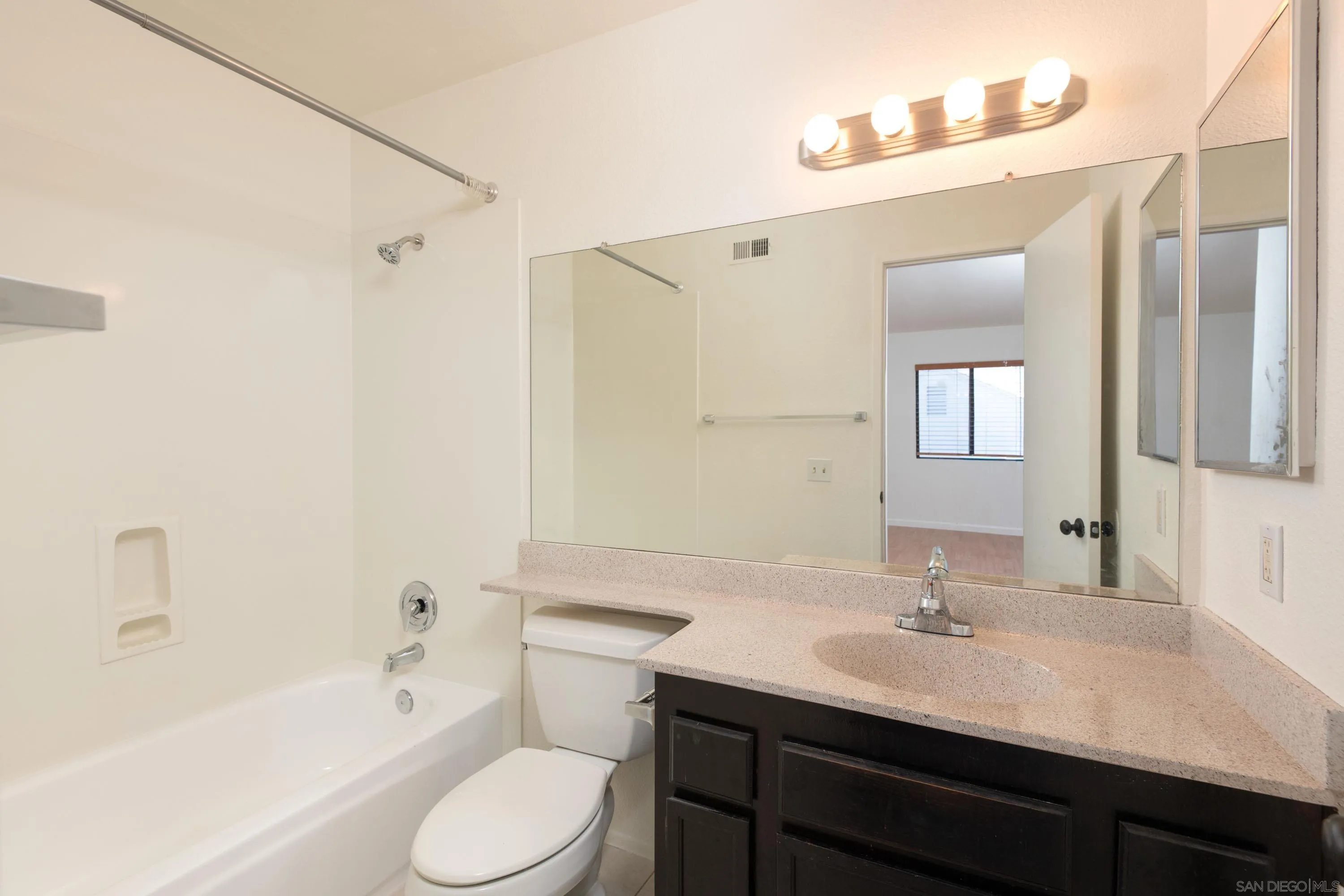 1819 Hornblend St #1