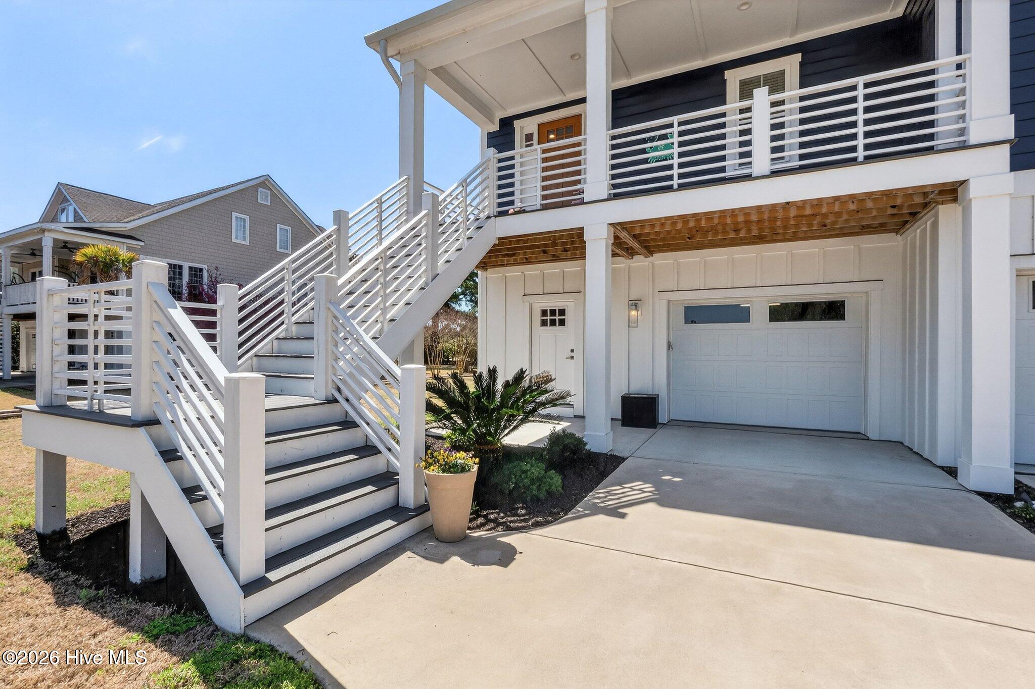 8124 Lakeview Drive