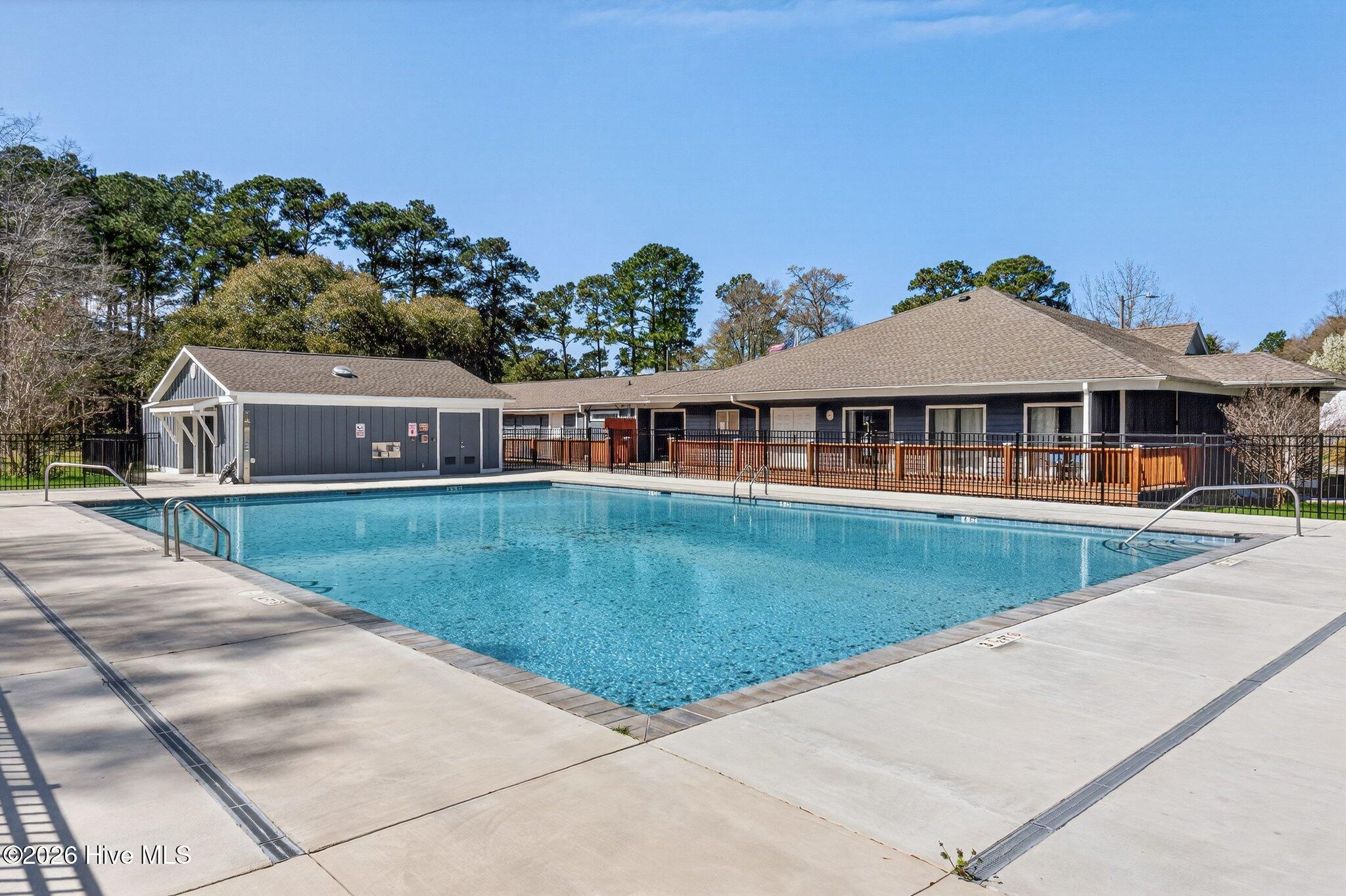 8124 Lakeview Drive
