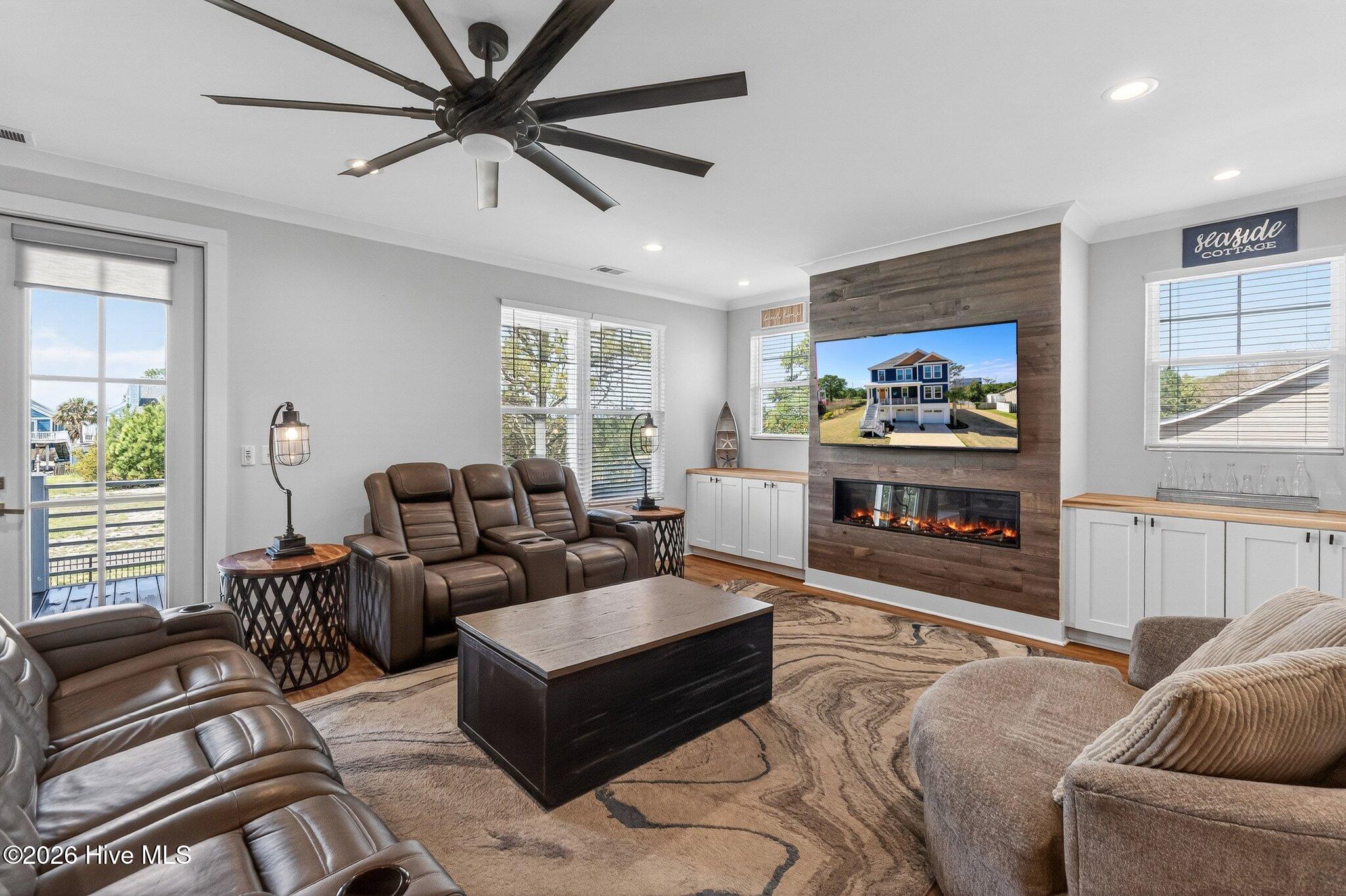 8124 Lakeview Drive