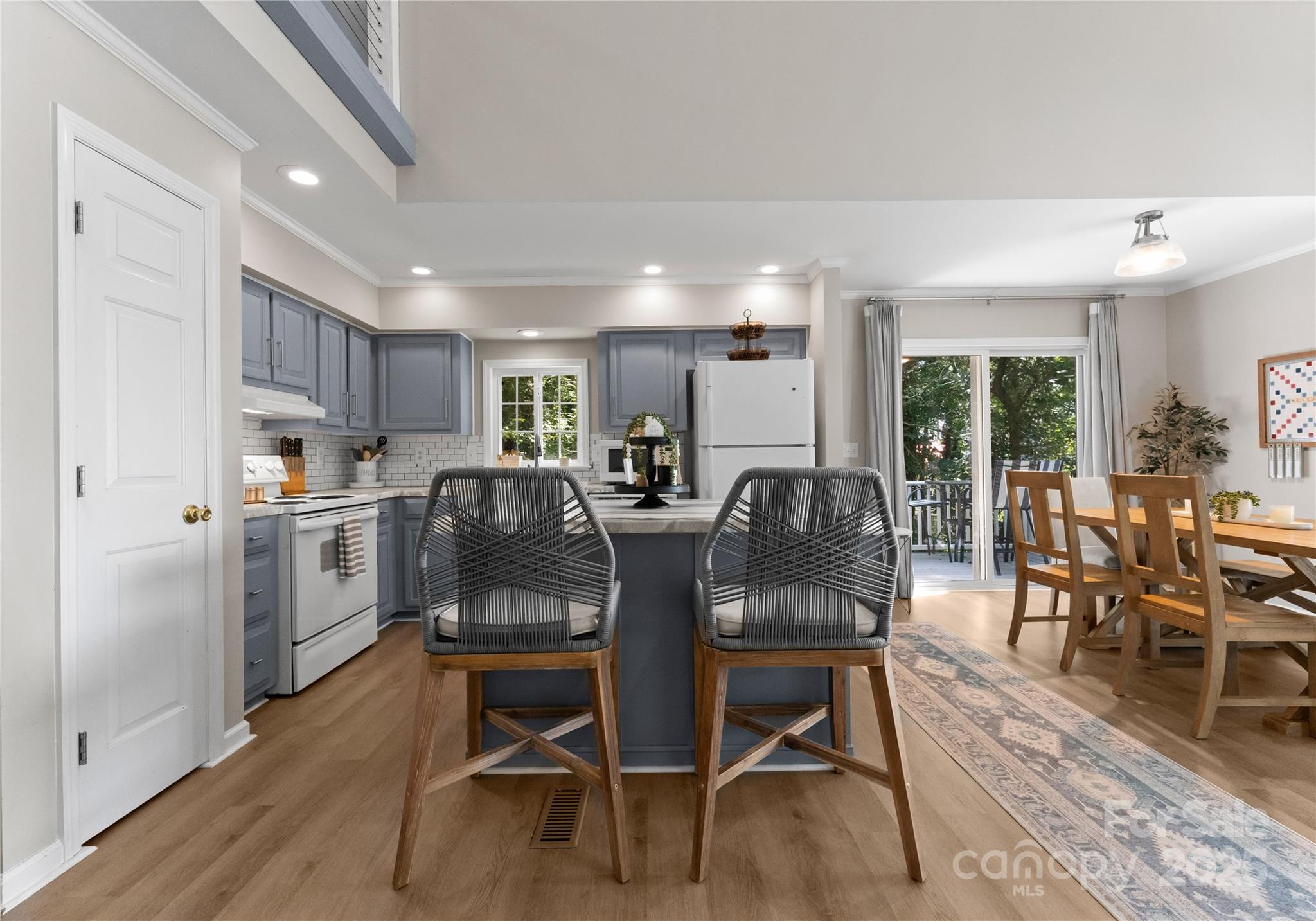 7997 Redbird Lane