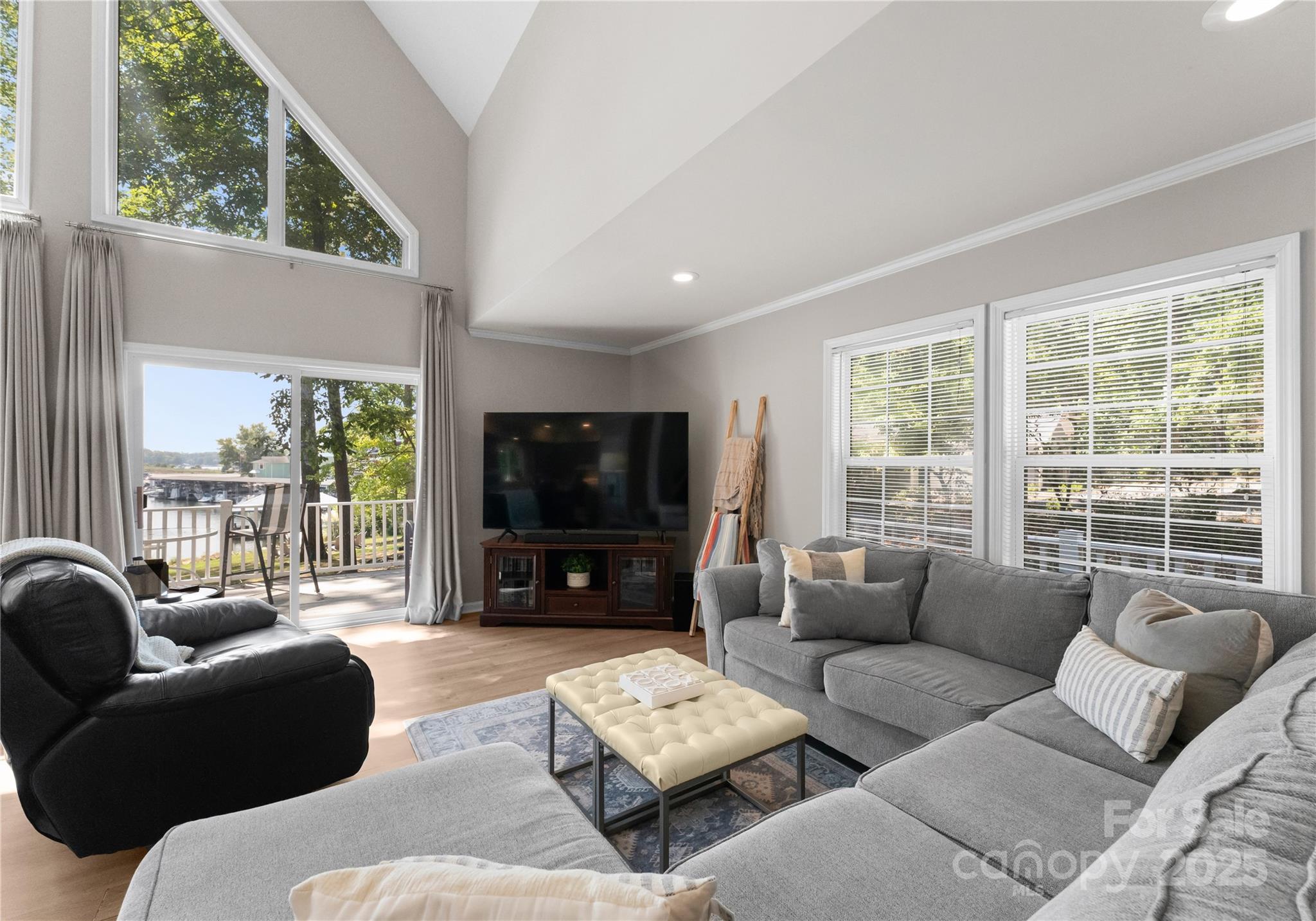 7997 Redbird Lane