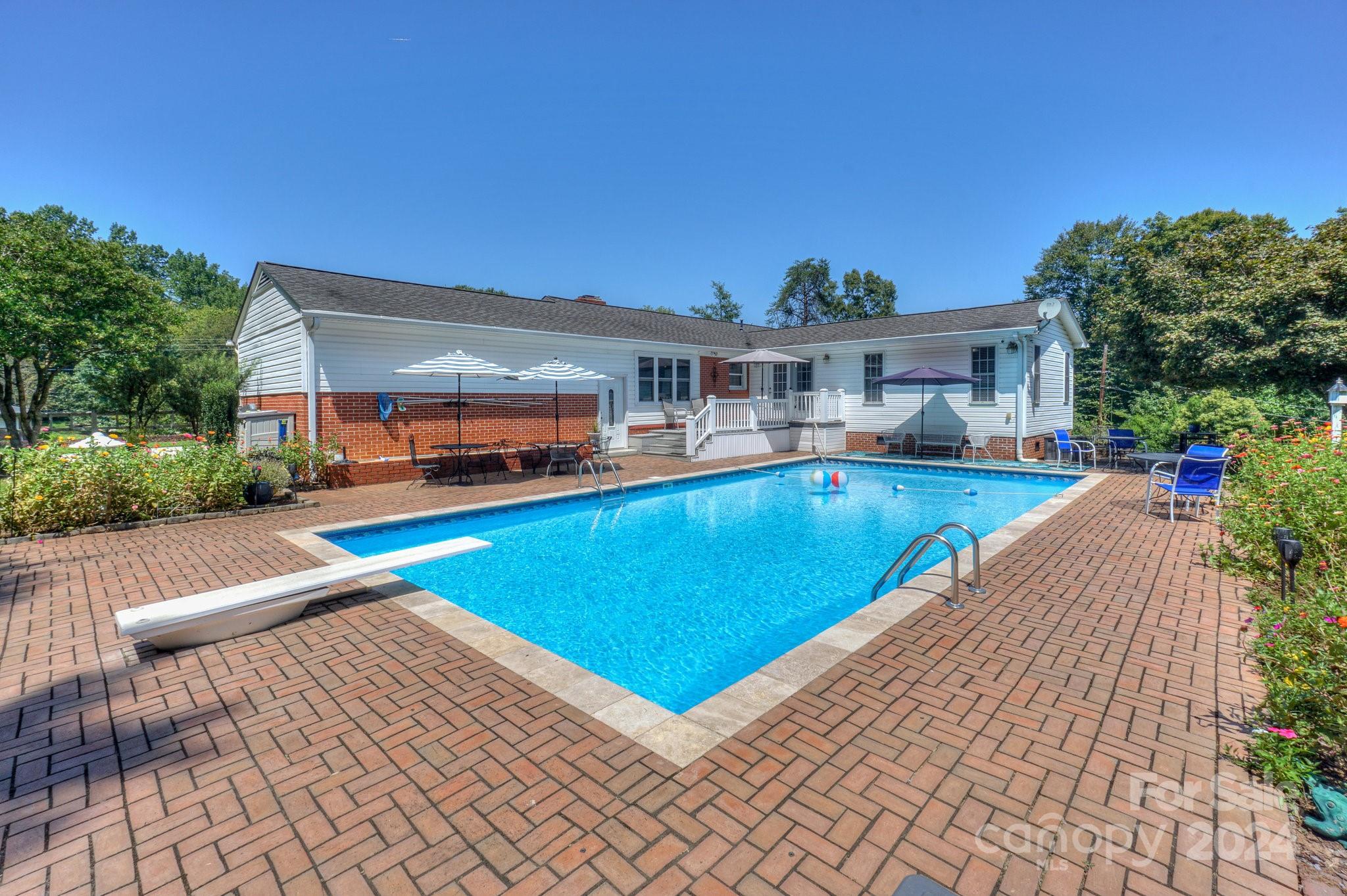 714 Dogwood Street