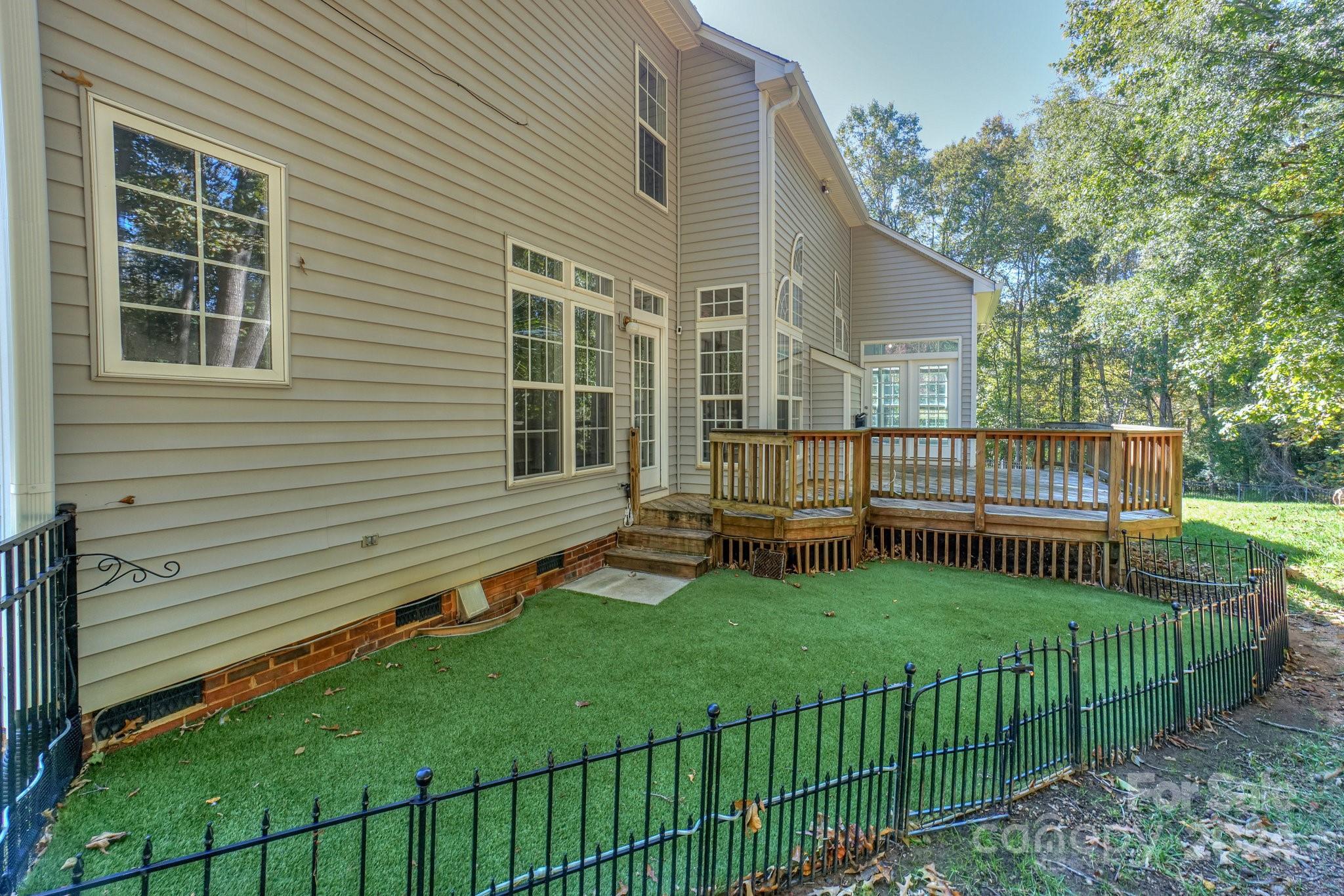 132 Monument Court