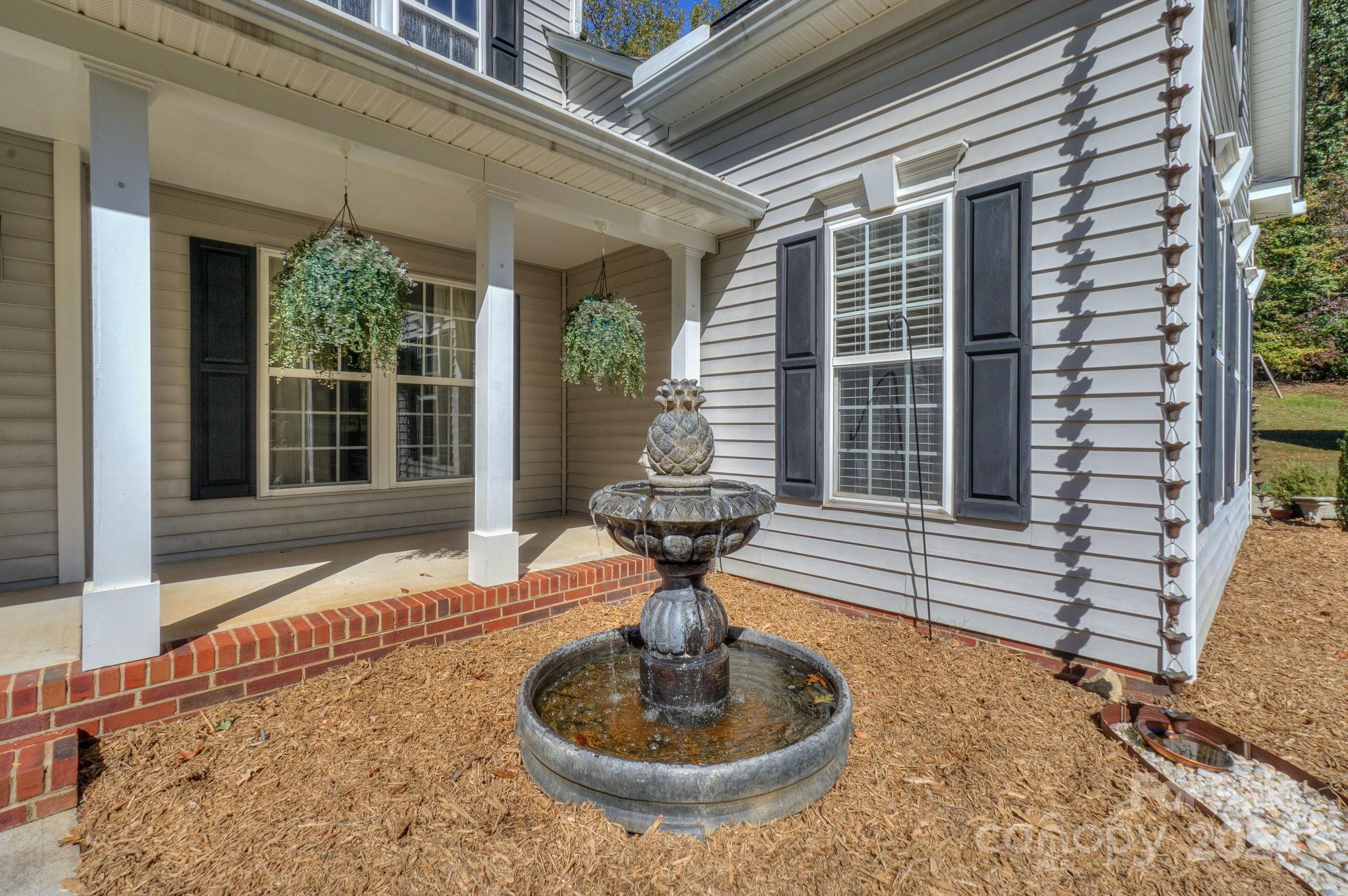 132 Monument Court