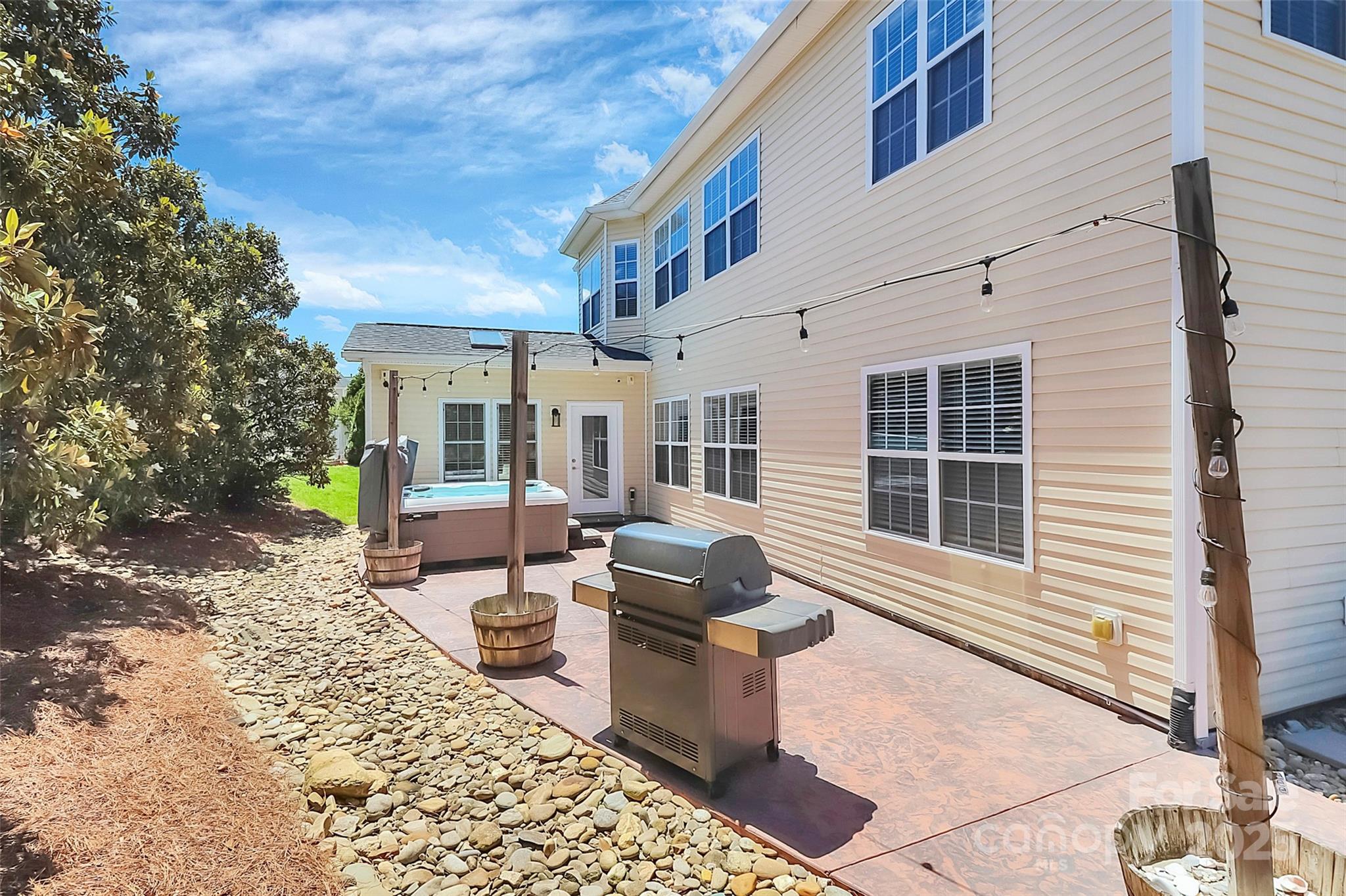 1618 Bay Meadows Avenue NW