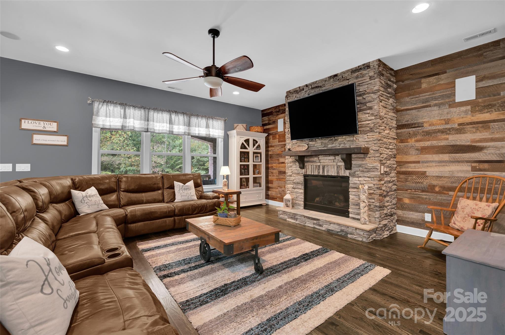 2104 Sweet Clover Way