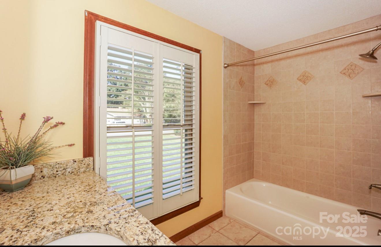 5166 Glenwood Street