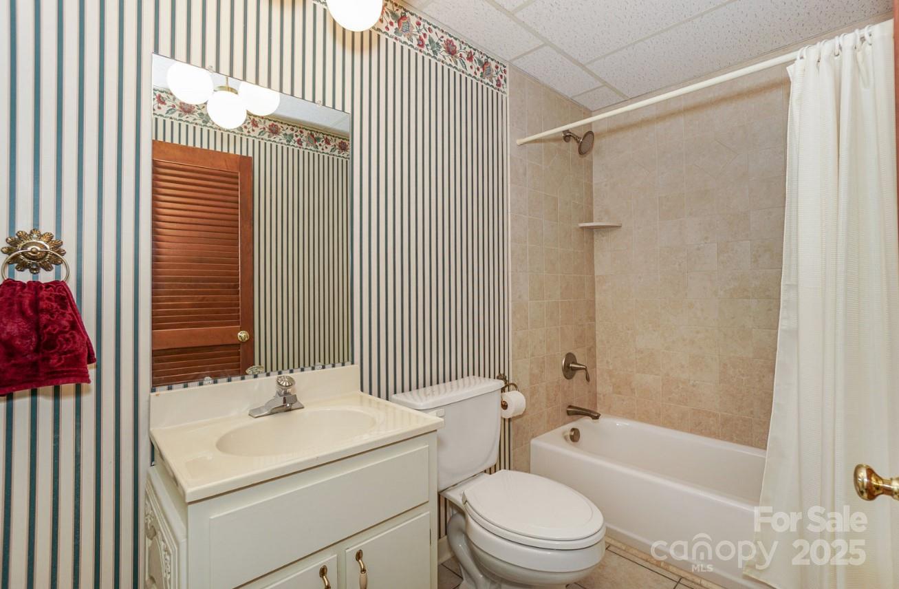 5166 Glenwood Street