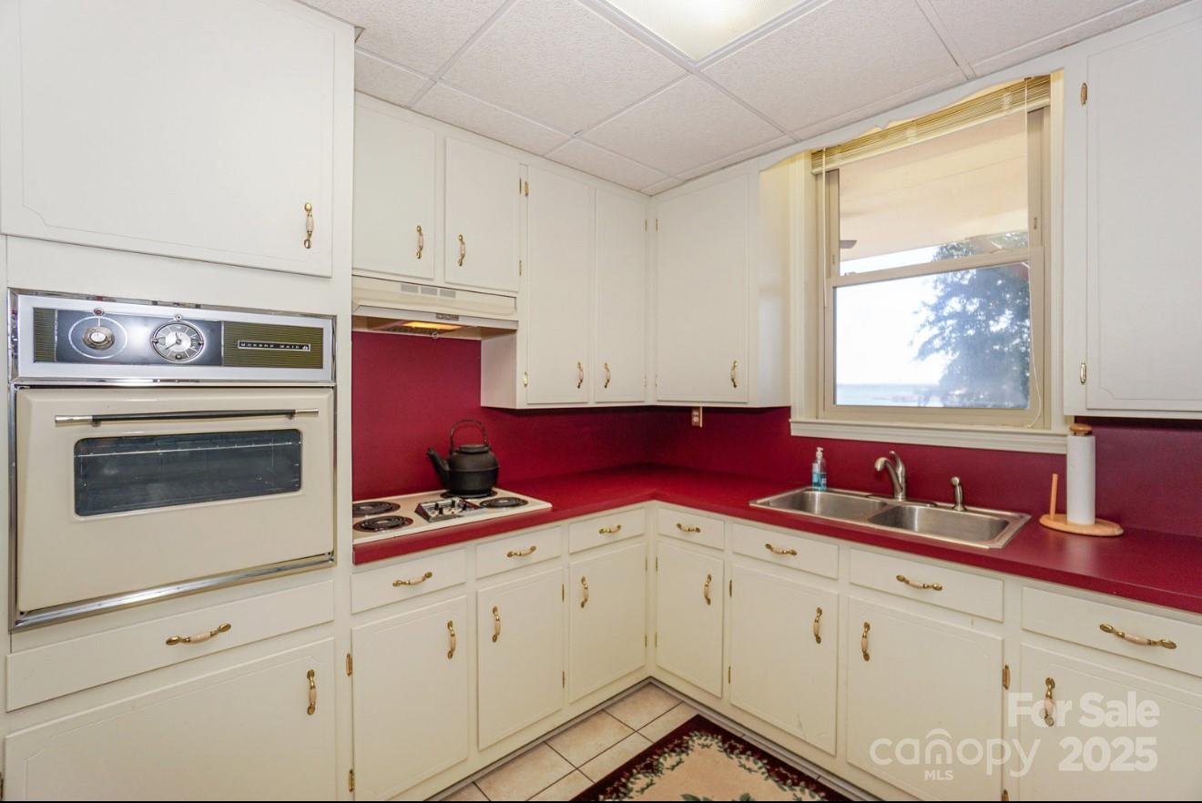 5166 Glenwood Street