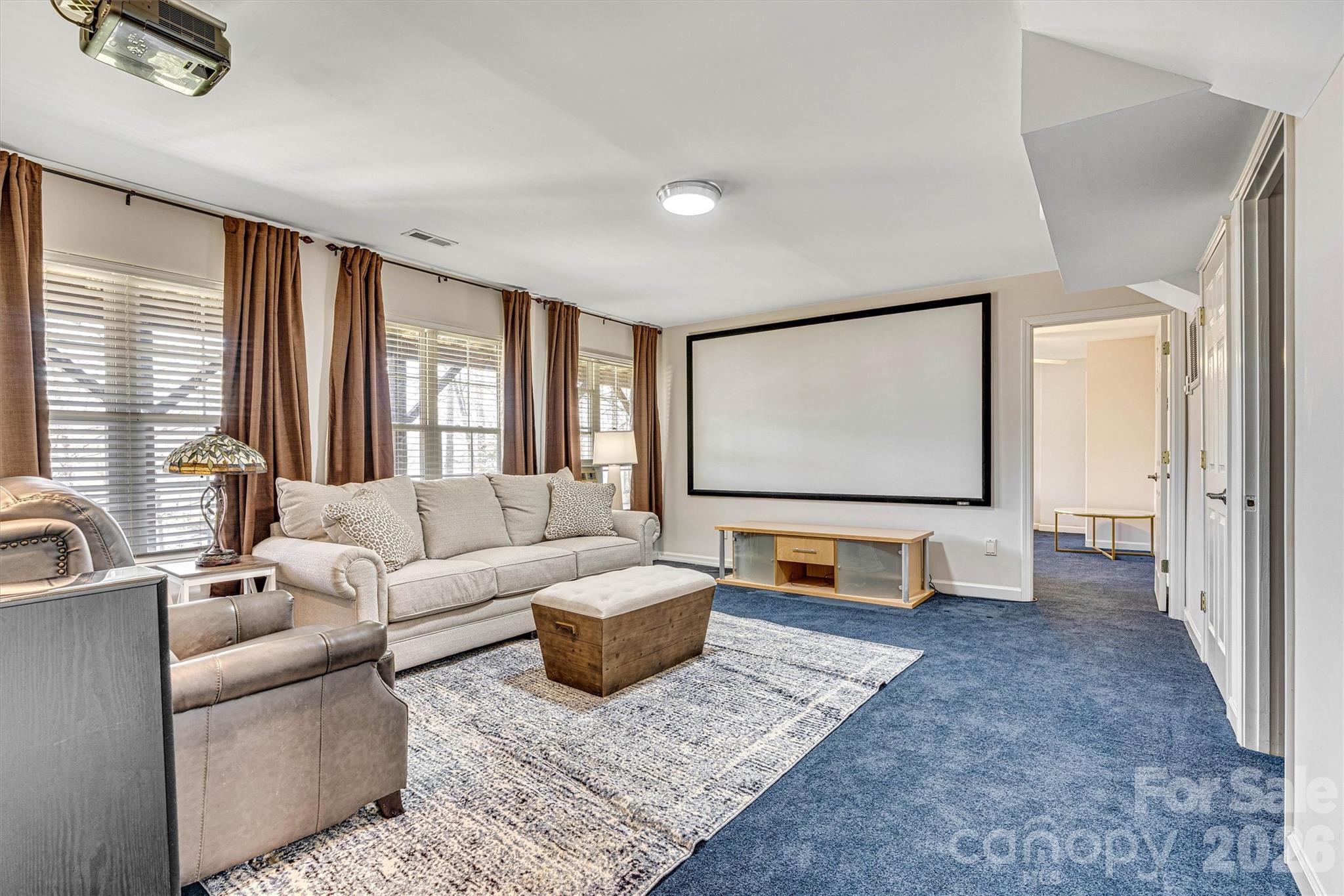 4586 Lynwood Road