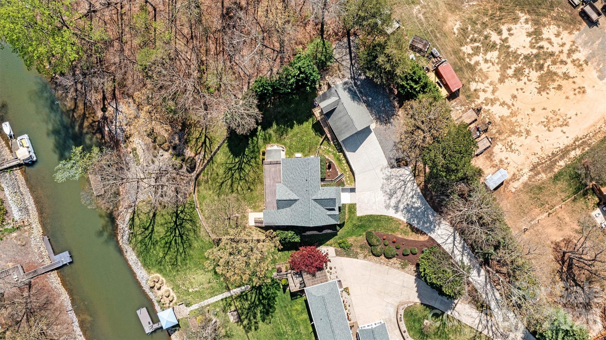 4586 Lynwood Road