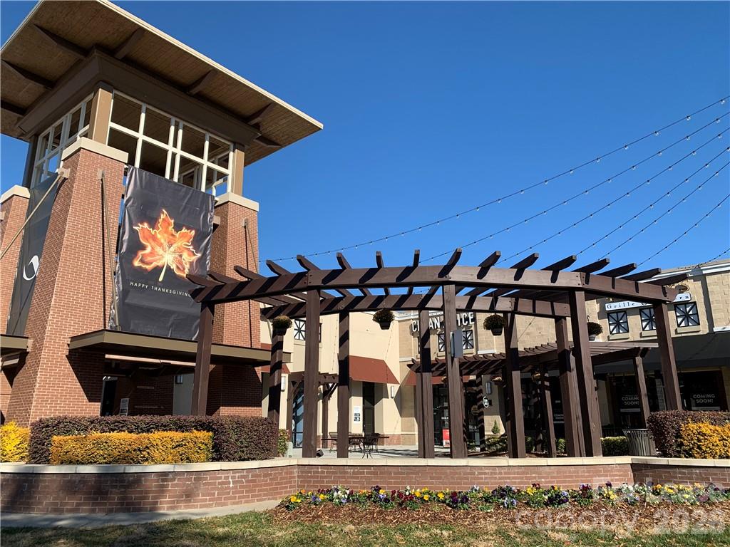 2519 Stockbridge Drive Unit: B