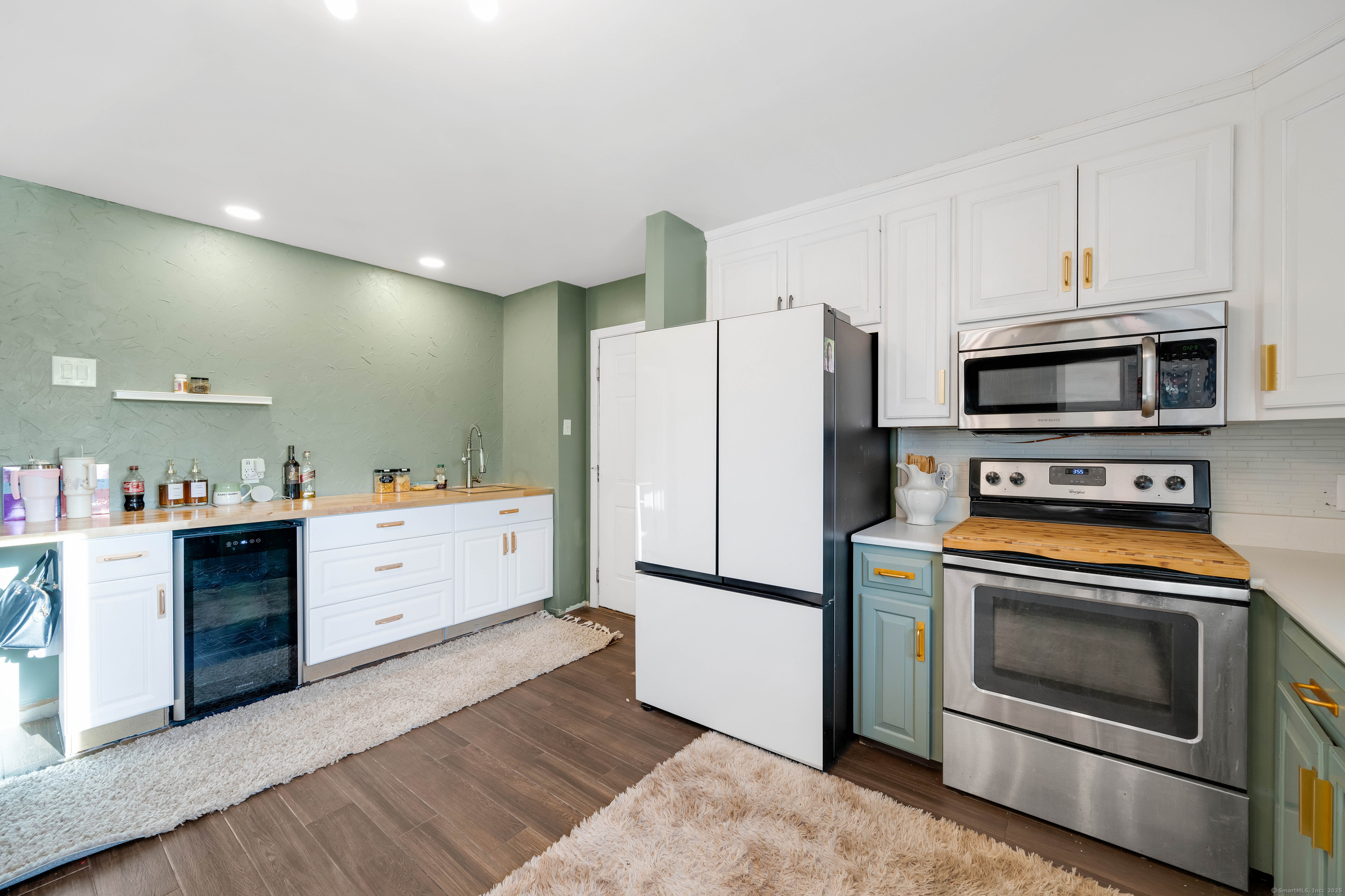 48 Sele Drive