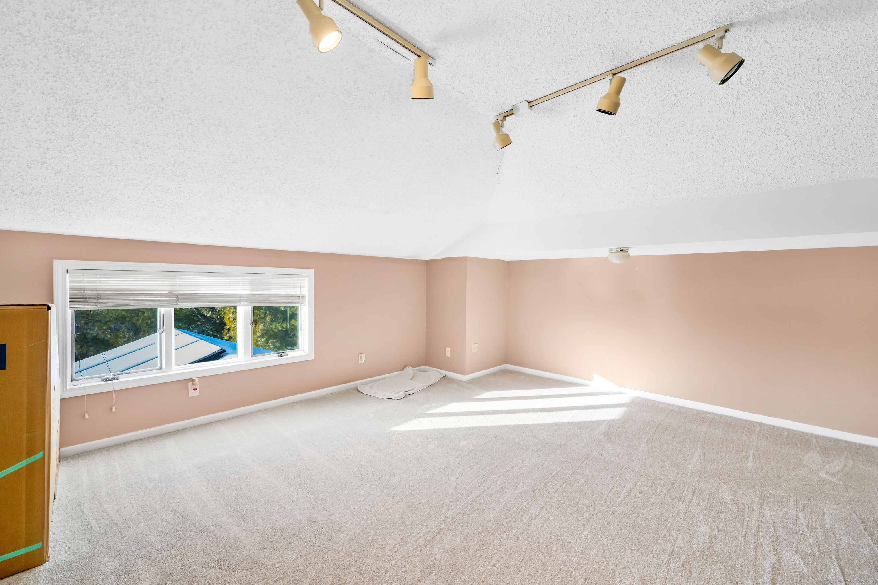 48 Sele Drive