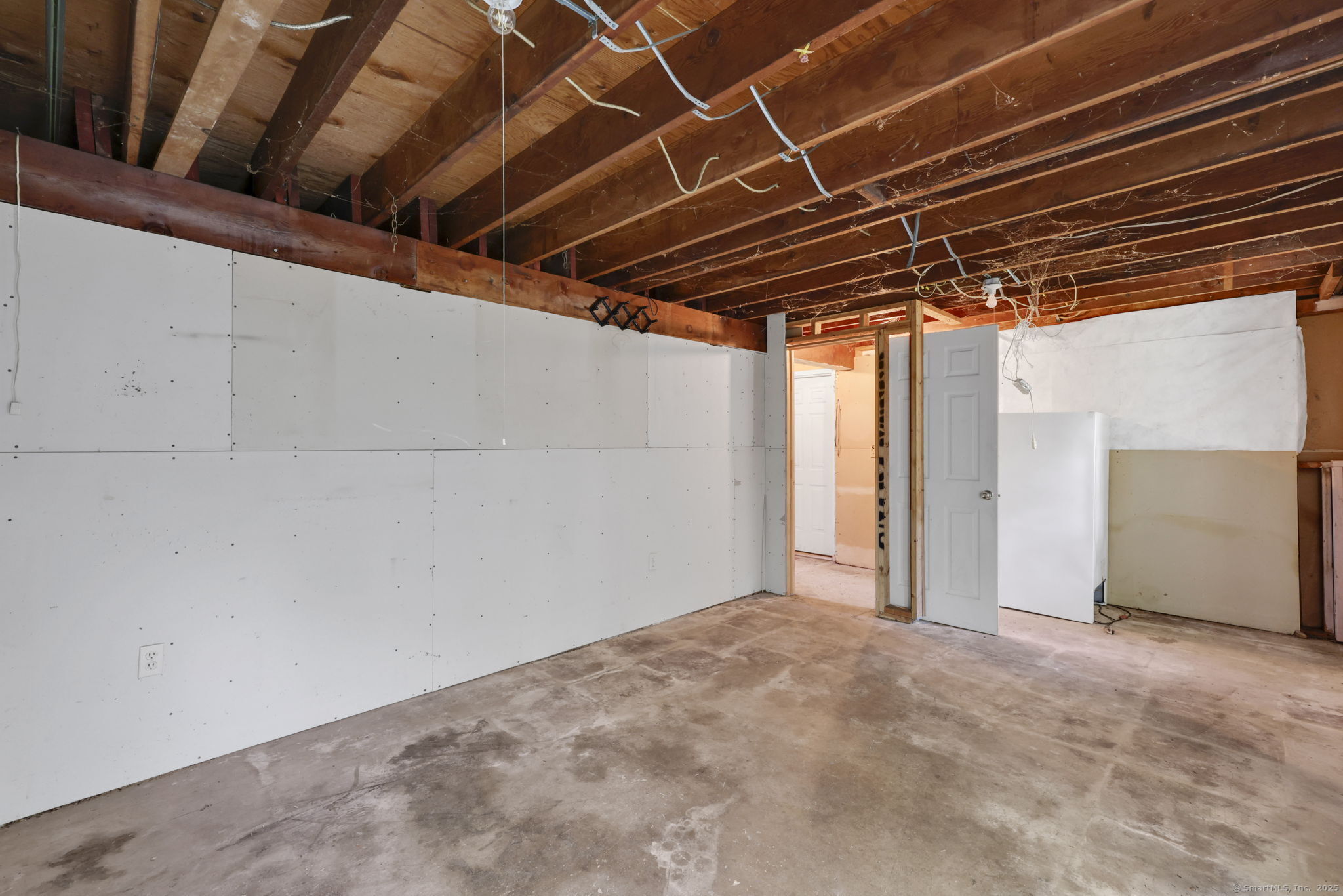 751 West Avon Road