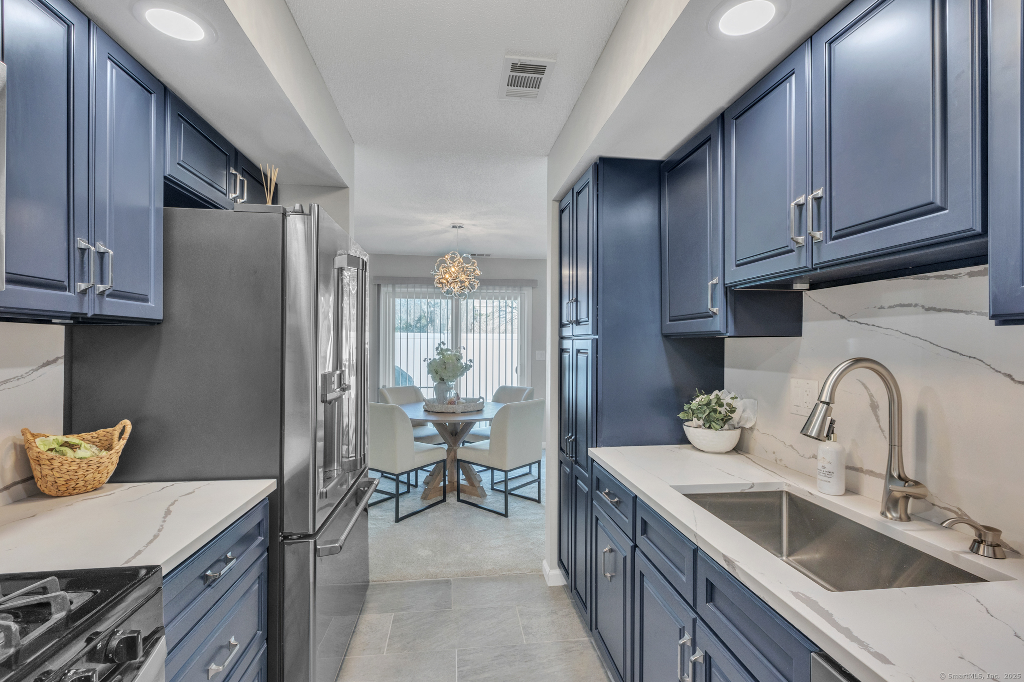 16 Maple Street 11