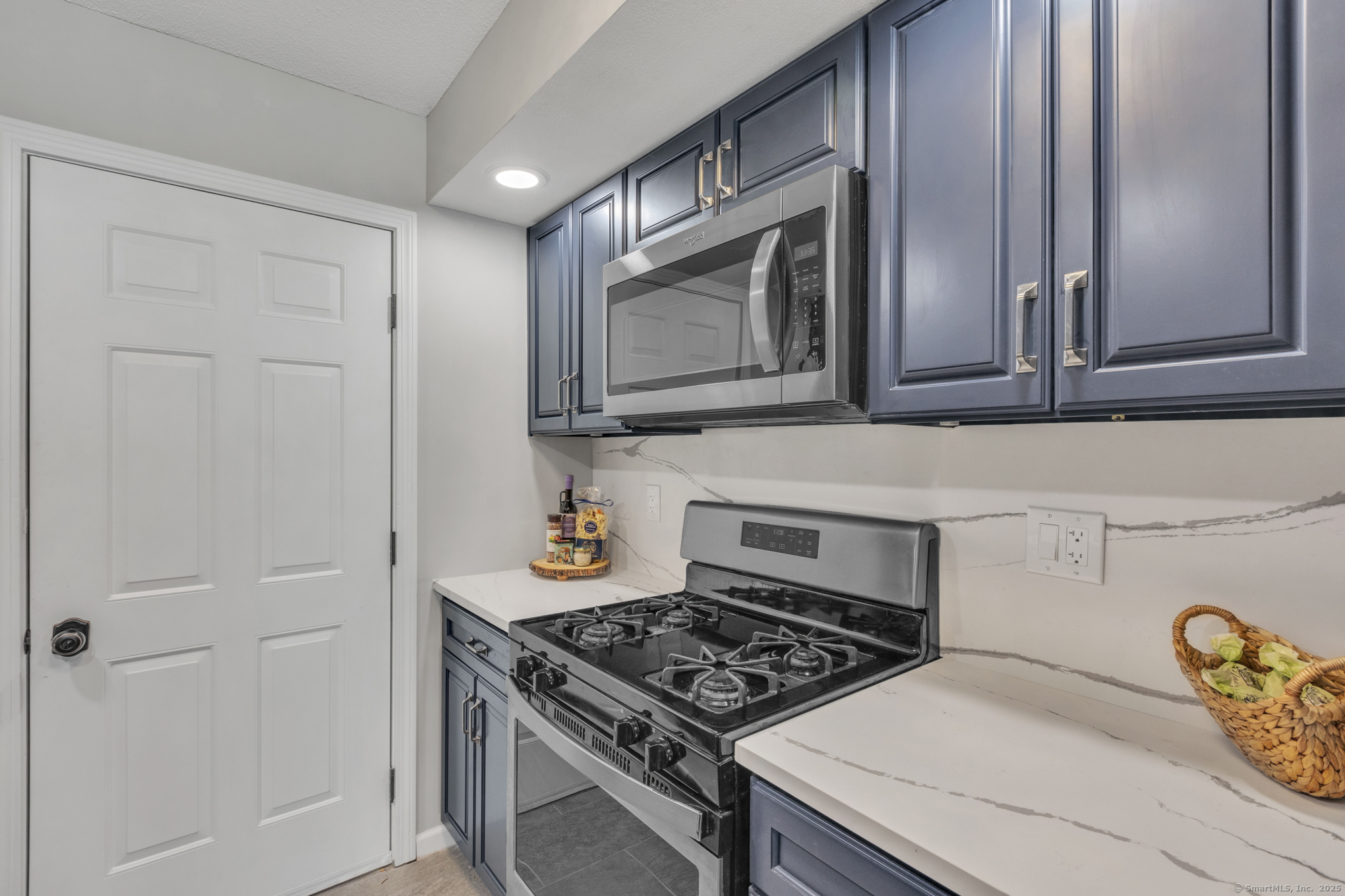 16 Maple Street 11