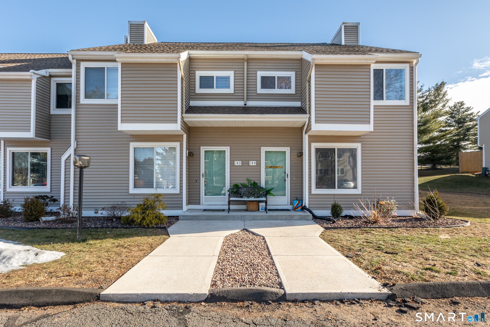 60 Old Town Road 143