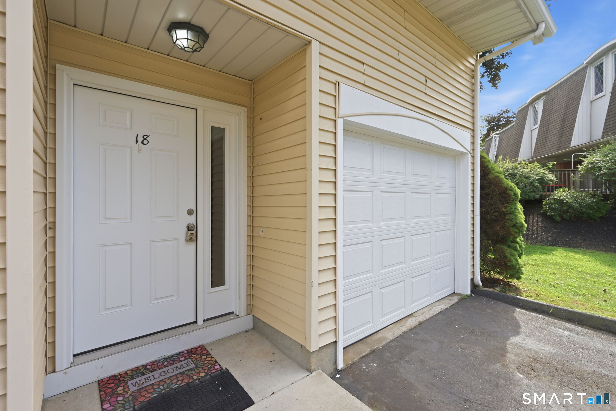 18 Northbrook Court Unit: 18