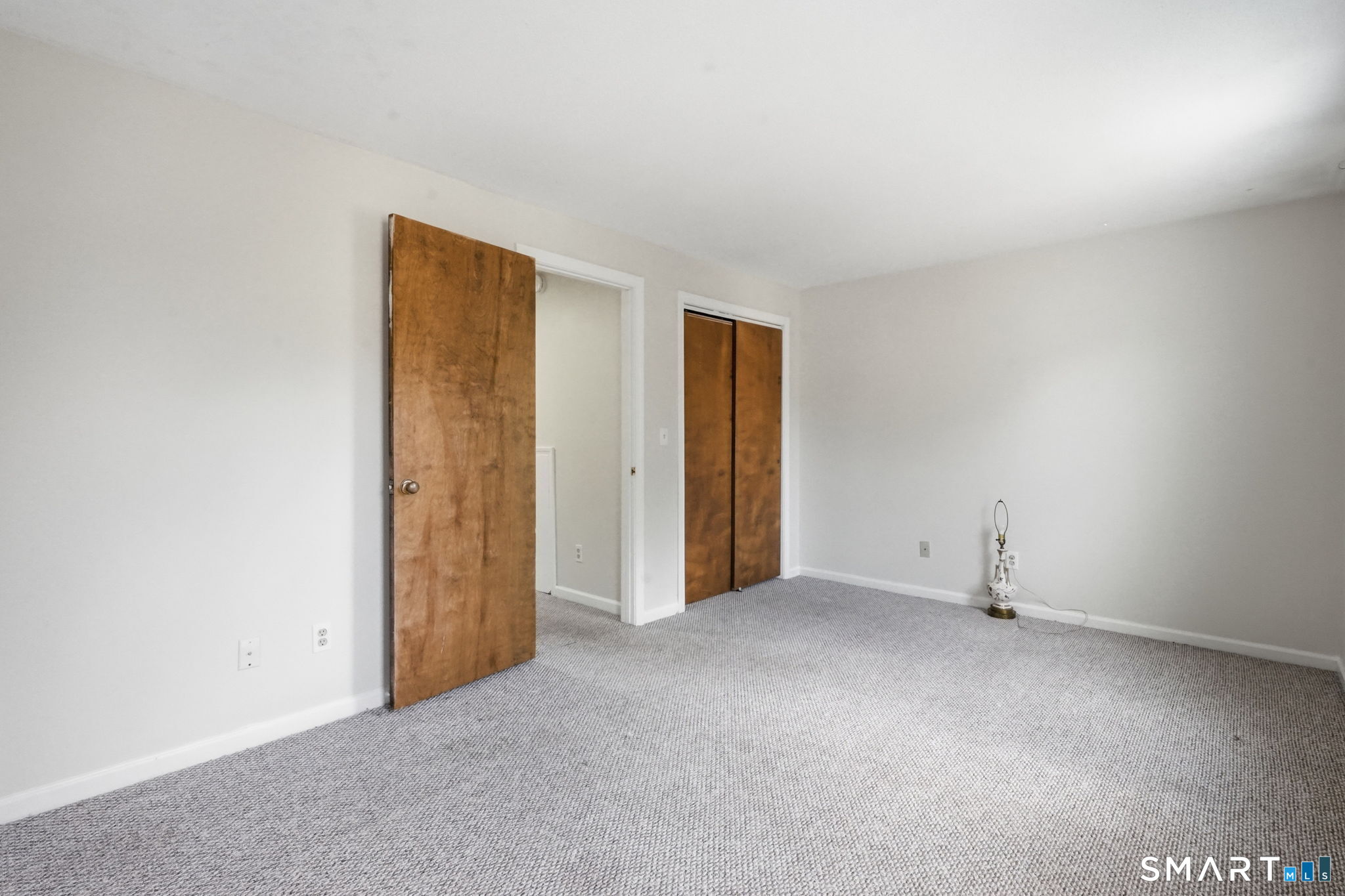 18 Northbrook Court Unit: 18