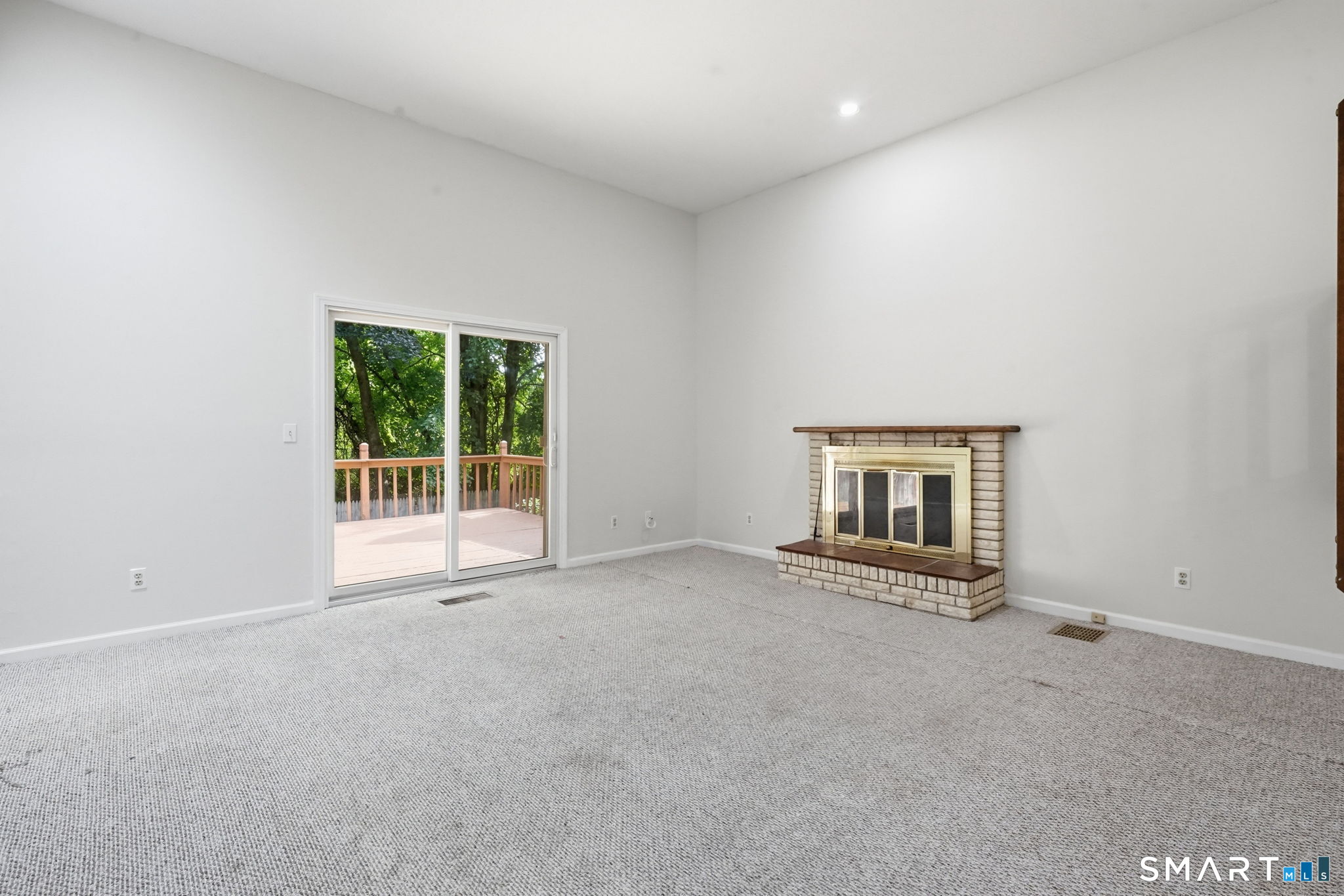 18 Northbrook Court Unit: 18