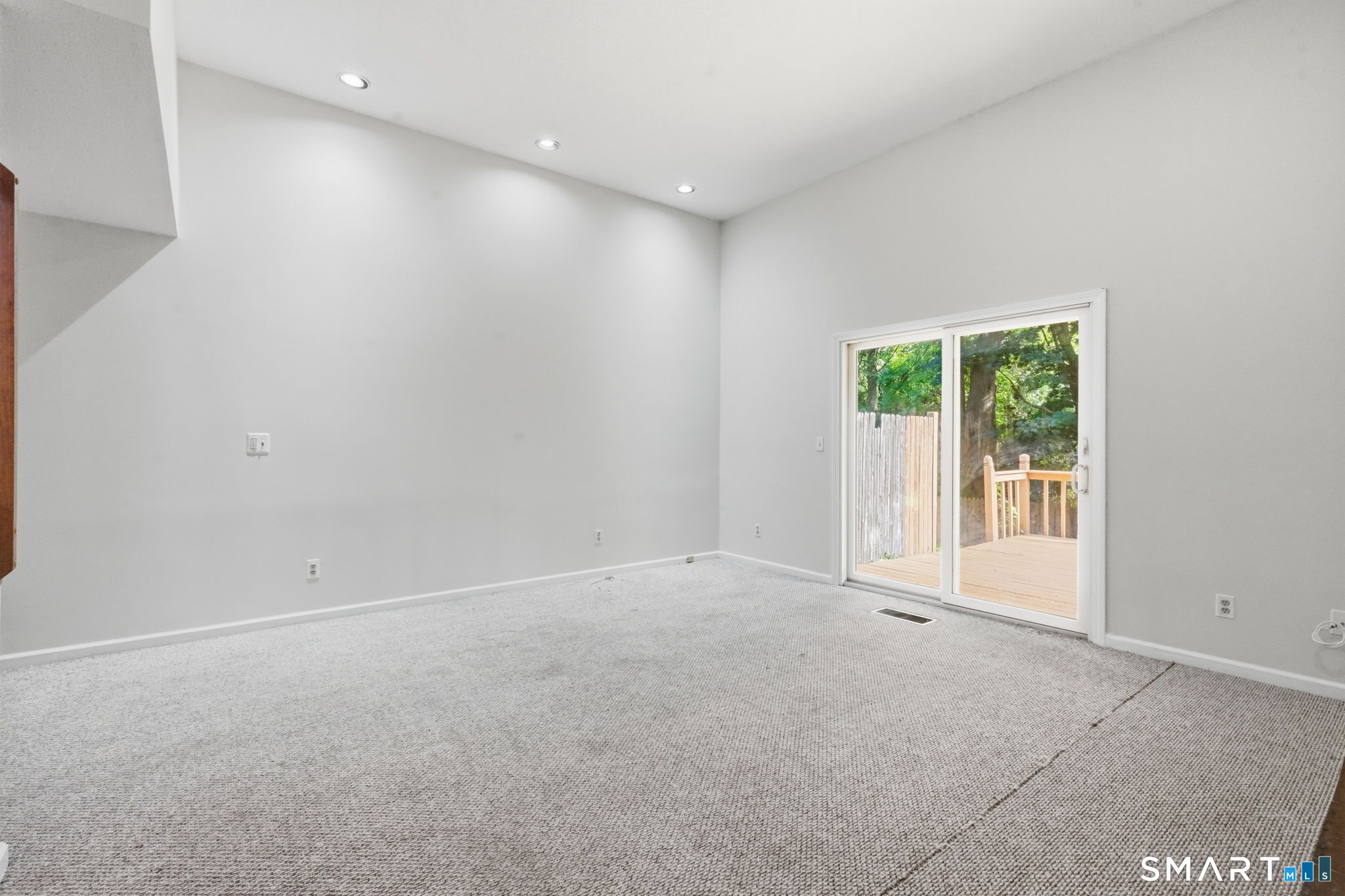 18 Northbrook Court Unit: 18