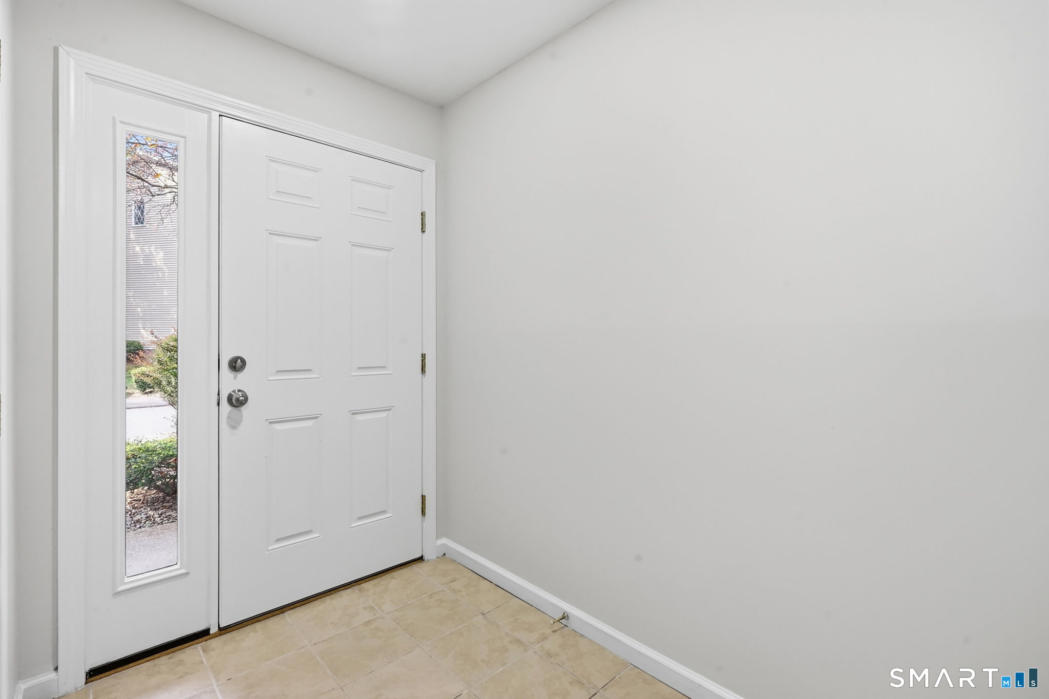 18 Northbrook Court Unit: 18