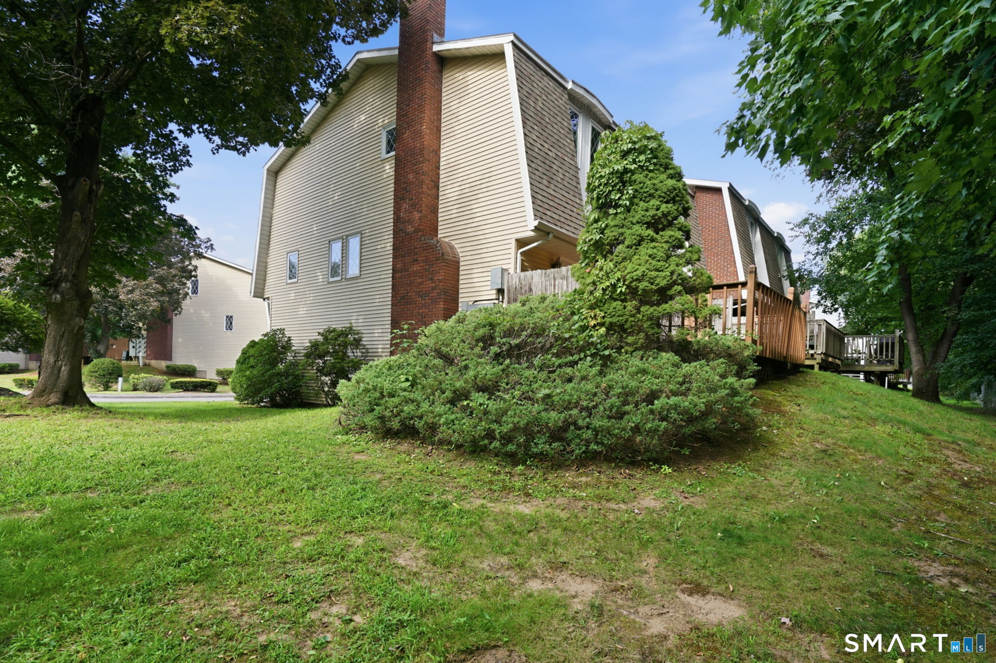 18 Northbrook Court Unit: 18