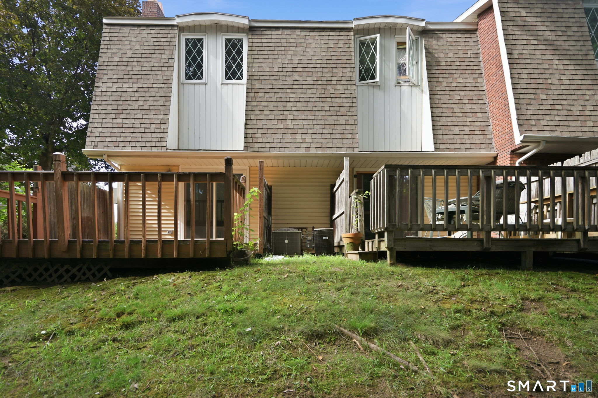 18 Northbrook Court Unit: 18