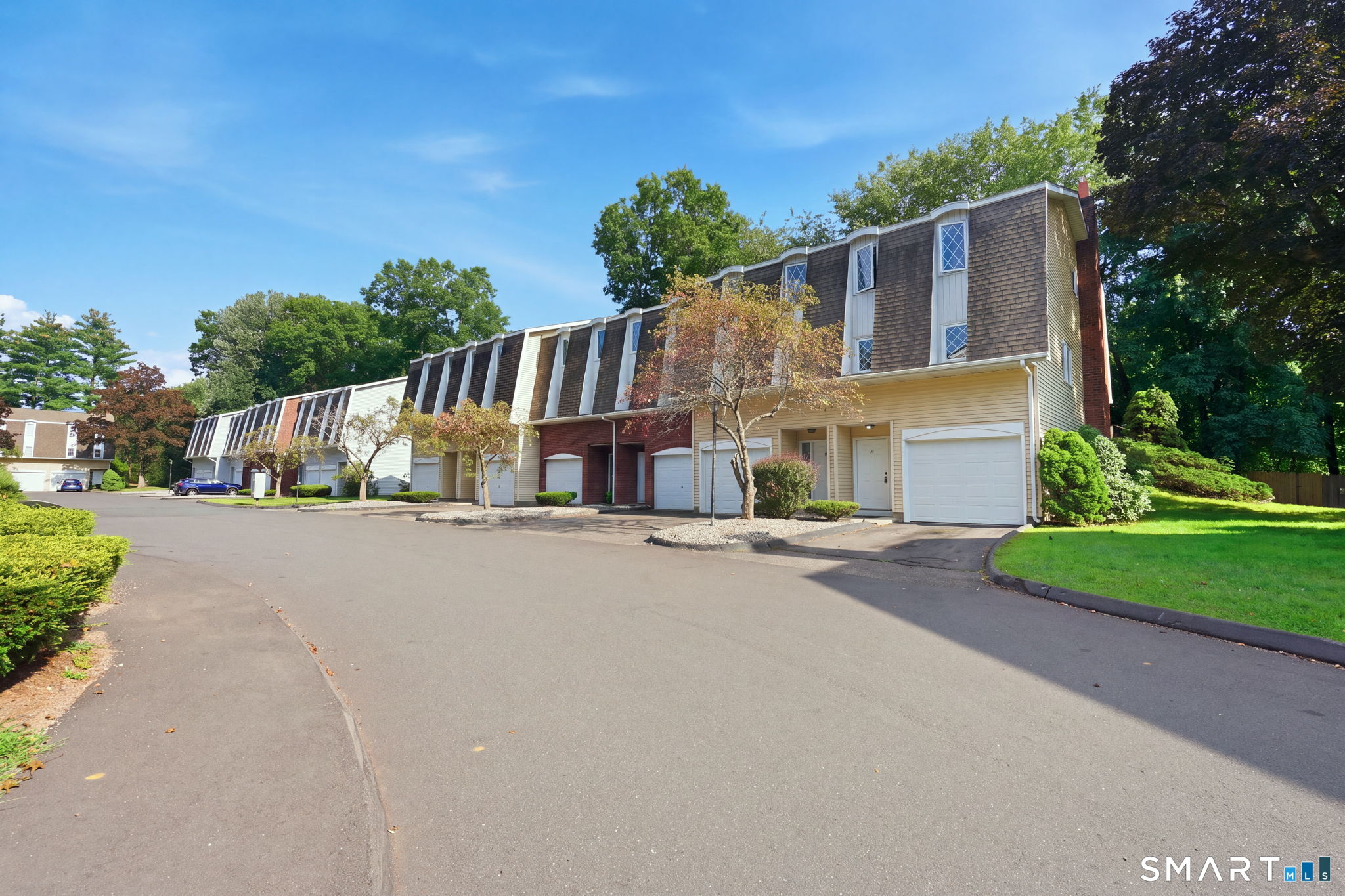 18 Northbrook Court Unit: 18