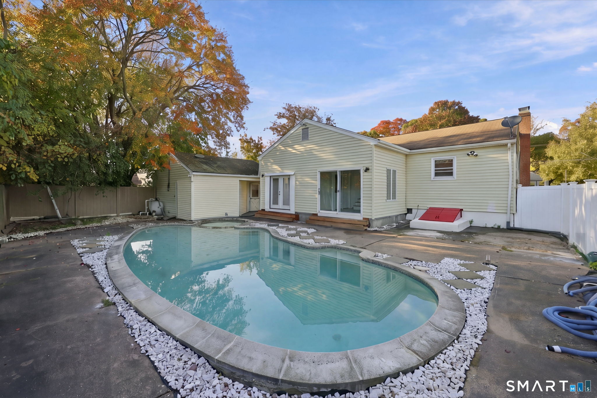 1121 Tolland Street
