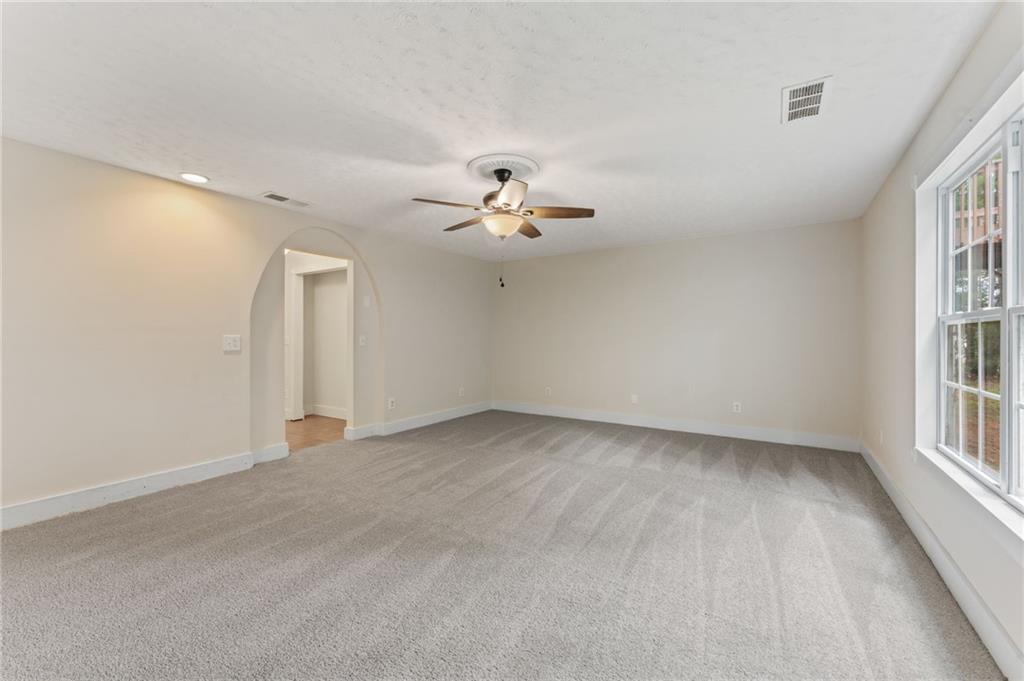 5960 Castlegate Drive