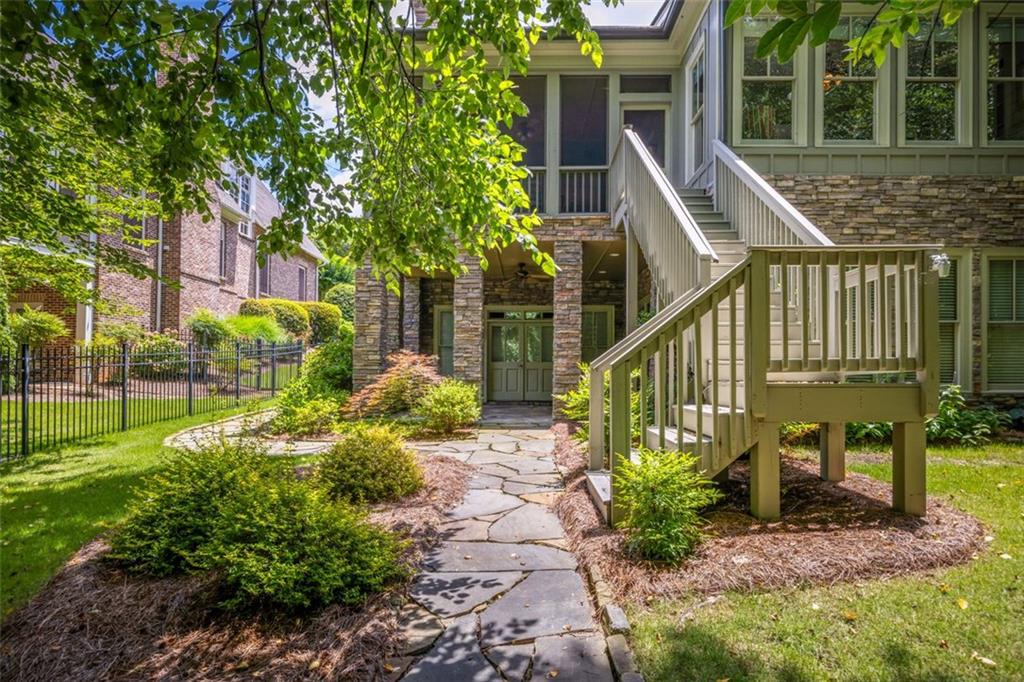 799 Barrett Village Lane NW