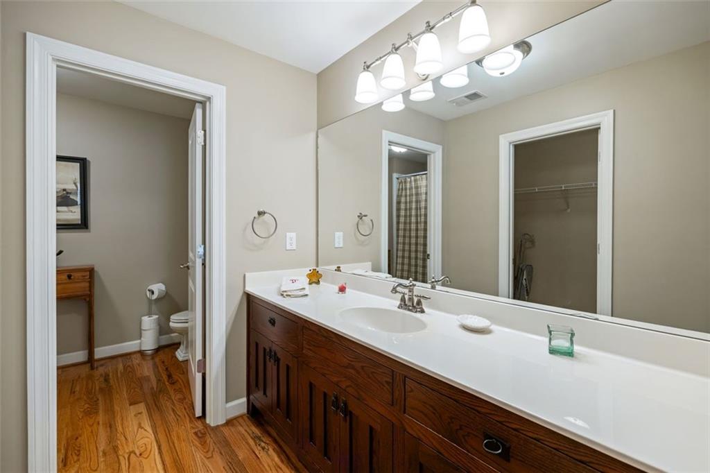 799 Barrett Village Lane NW