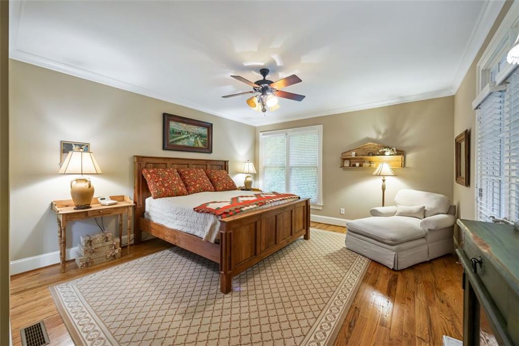 799 Barrett Village Lane NW