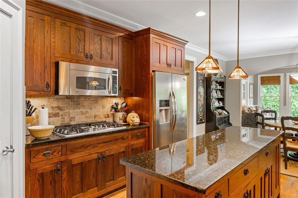 799 Barrett Village Lane NW
