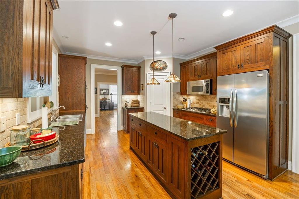 799 Barrett Village Lane NW