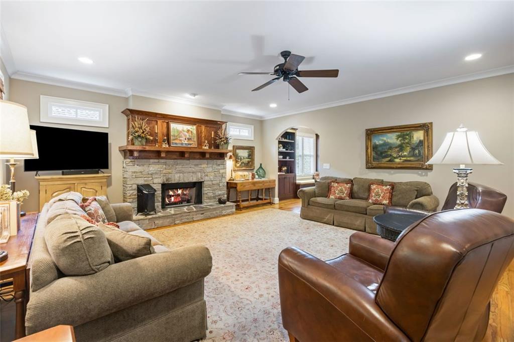 799 Barrett Village Lane NW