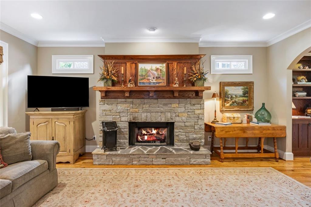 799 Barrett Village Lane NW