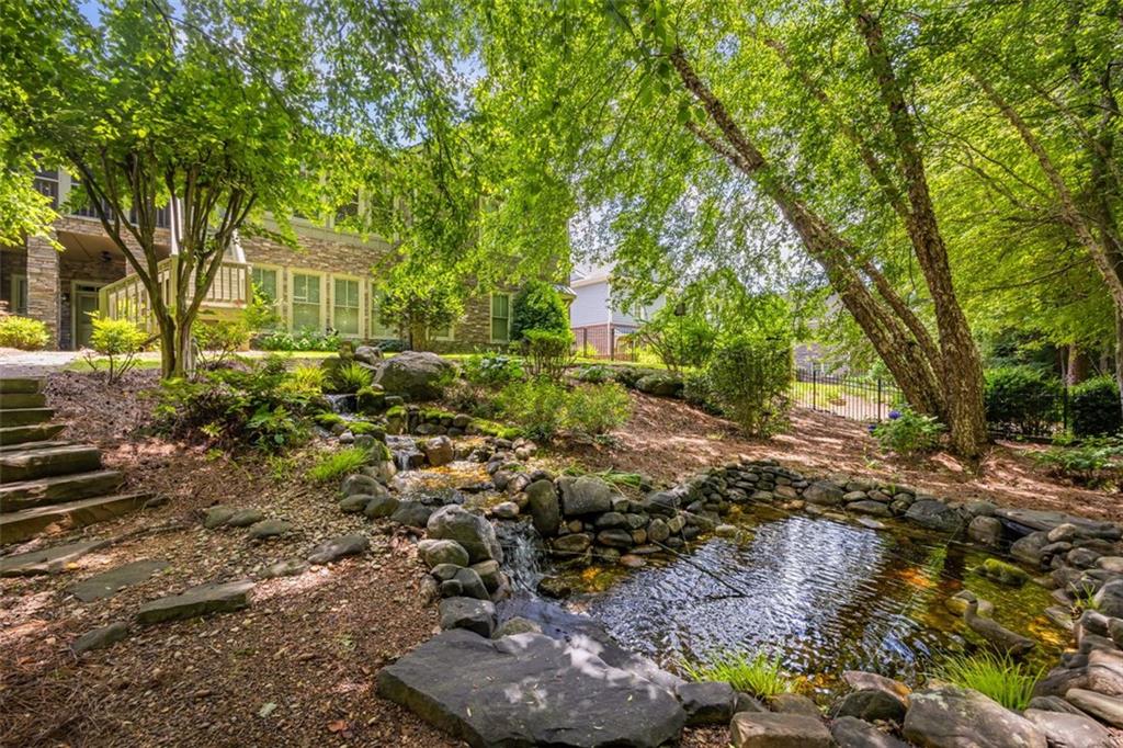 799 Barrett Village Lane NW