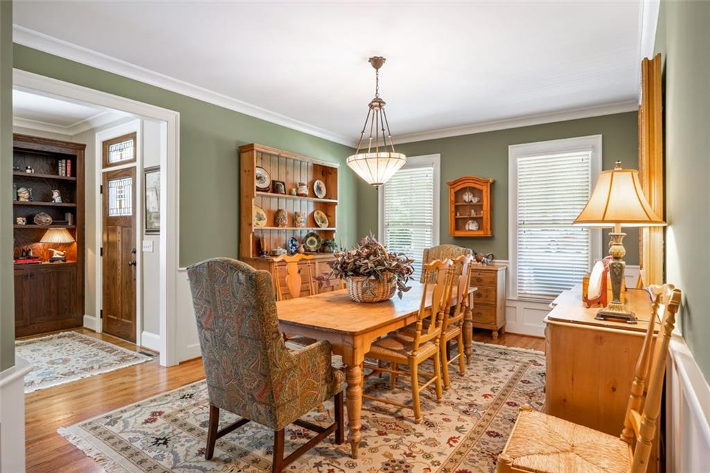 799 Barrett Village Lane NW