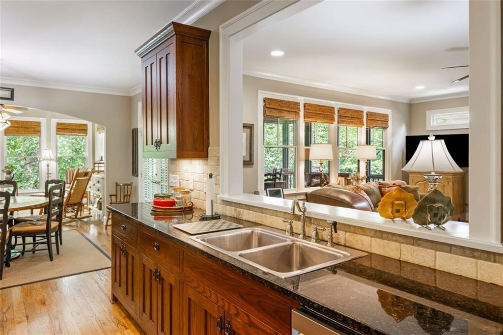 799 Barrett Village Lane NW