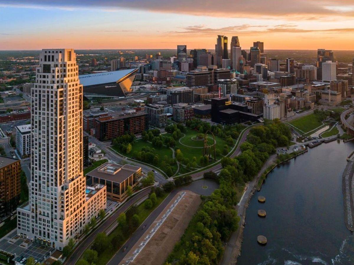 1111 W River Parkway Unit: 27B