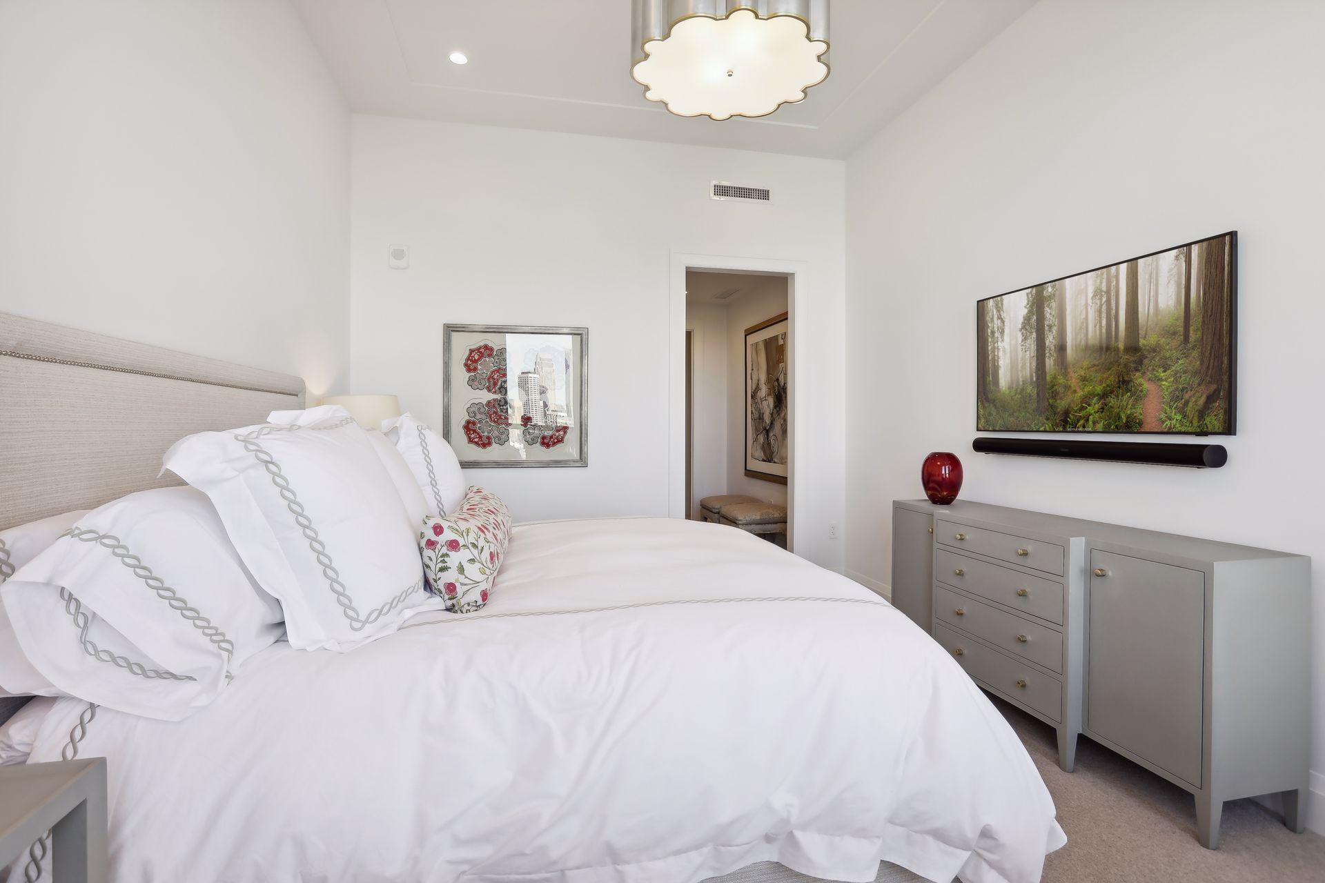 1111 W River Parkway Unit: 27B