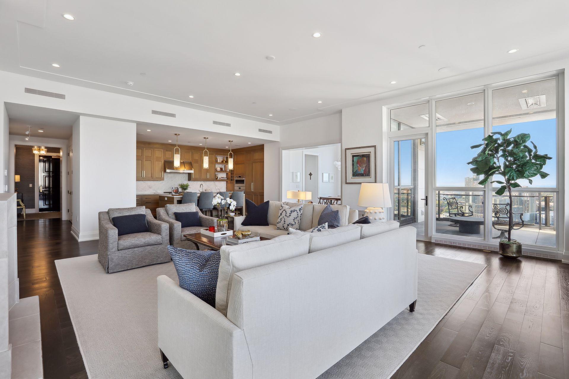 1111 W River Parkway Unit: 27B