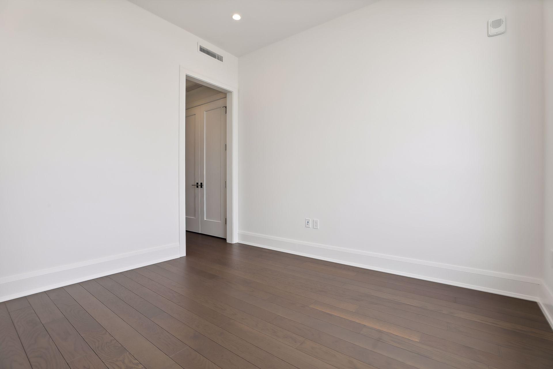 1111 W River Parkway Unit: 33C