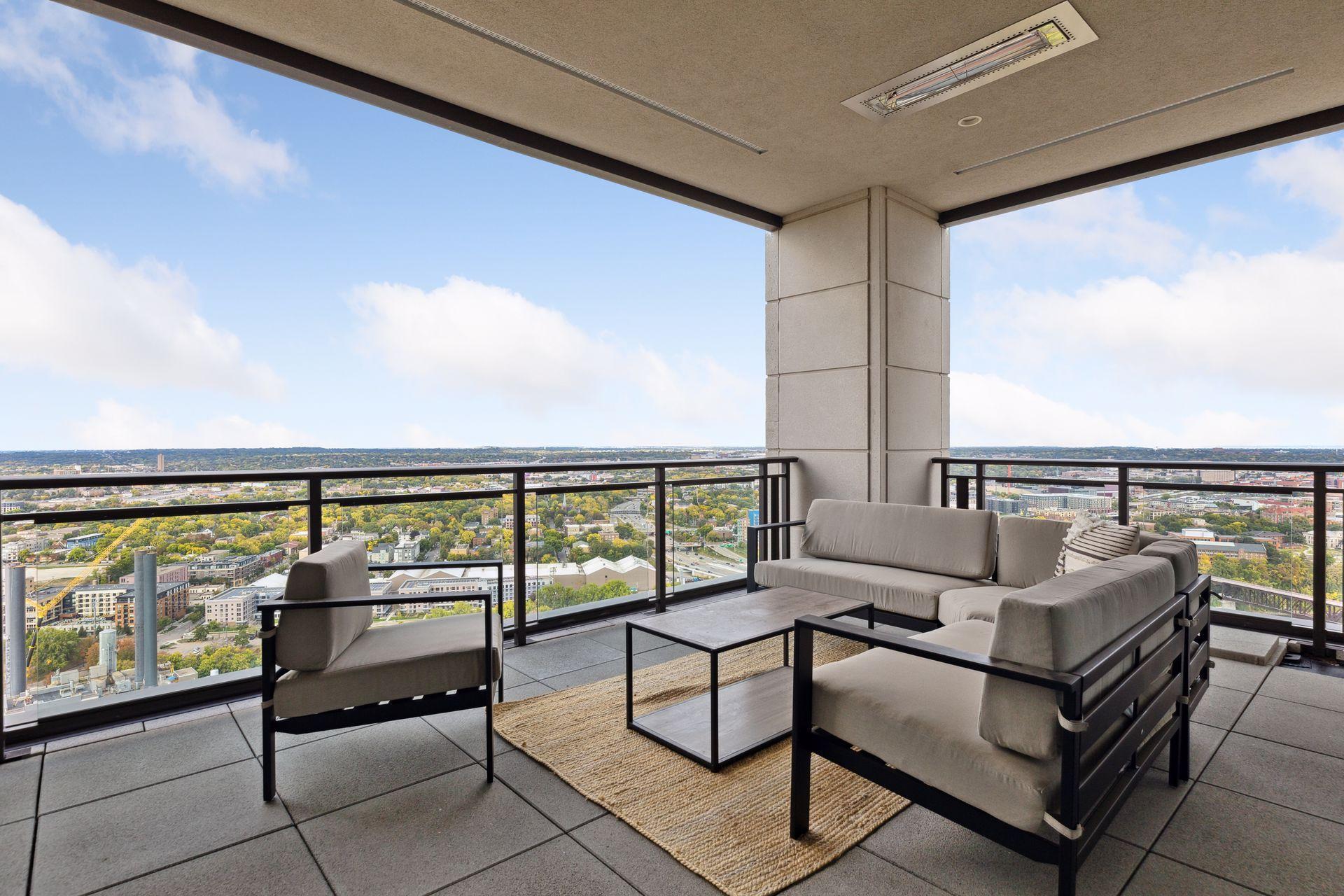 1111 W River Parkway Unit: 33C