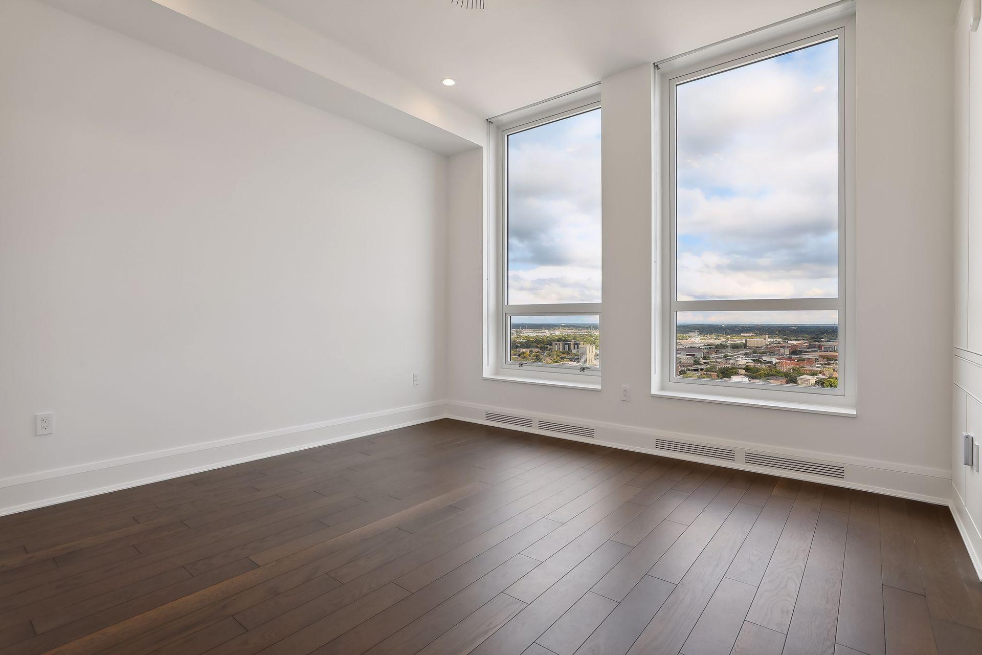 1111 W River Parkway Unit: 33C